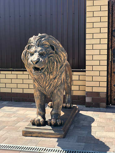 "Лев"  стеклопластик+полиуретан